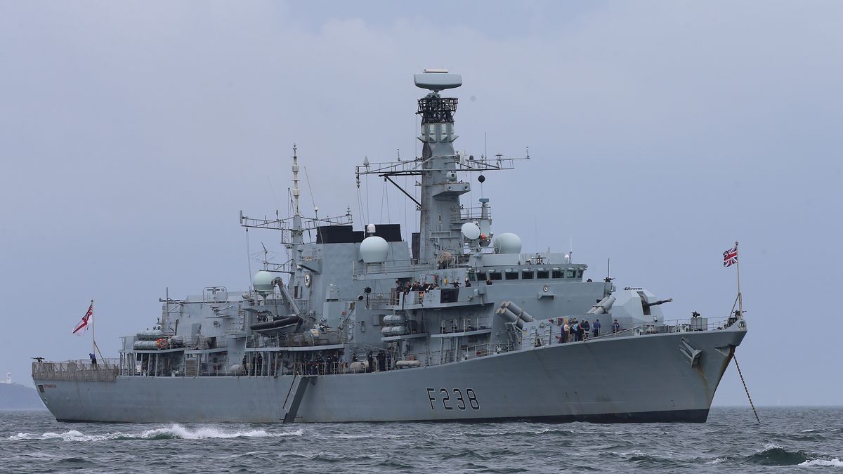 Britská vojenská loď se srazila s ruskou ponorkou, potvrdilo ministerstvo